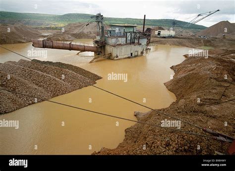 where is dredge mining used